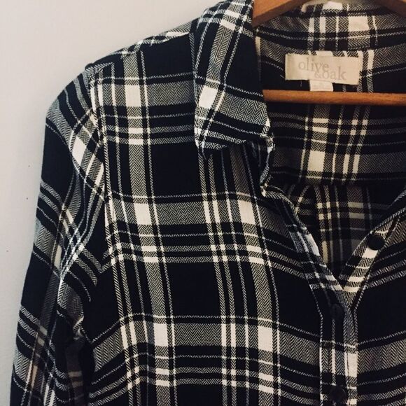 Olive & Oak Plaid Button Down - Picture 3 of 5